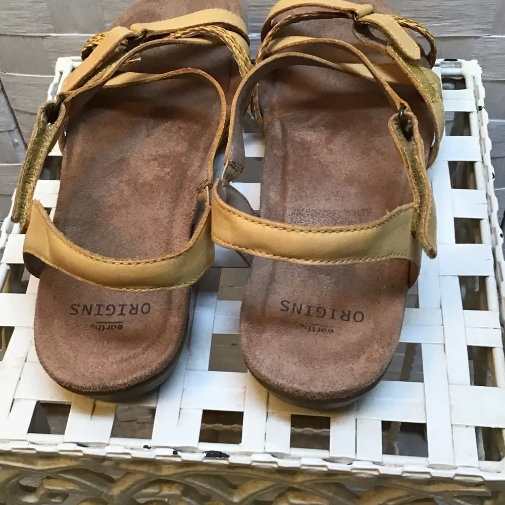 Earth Origins lightweight sandals